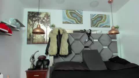 HOT MEN BLACK online show from December 6, 6:06 pm