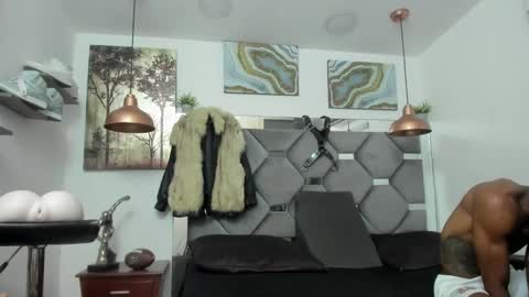 HOT MEN BLACK online show from December 29, 1:24 am