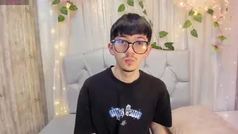 King  online show from August 4, 12:30 pm