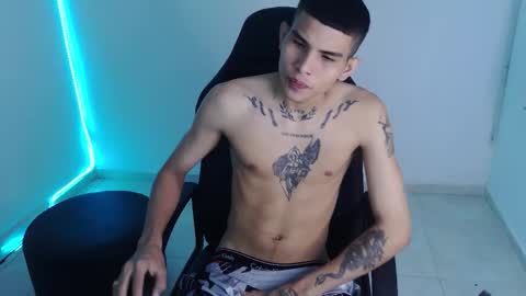 Snapshot of king_warlord chatting on December 15, 4:33 pm king_warlord online show from December 15, 4:33 pm