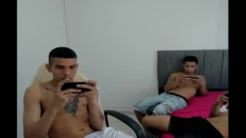 Snapshot of king_warlord chatting on March 21, 8:23 pm king_warlord online show from March 21, 8:23 pm