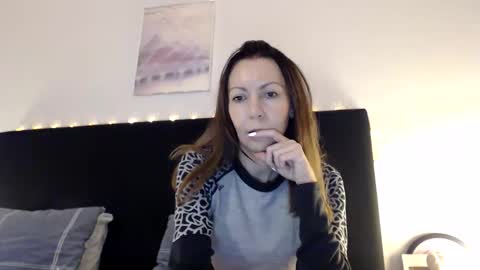 Snapshot of kingandprincess chatting on November 12, 9:36 pm sexysexyhotwetpinkredpussy online show from November 12, 9:36 pm