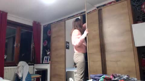 Snapshot of kingandprincess chatting on November 18, 6:12 pm sexysexyhotwetpinkredpussy online show from November 18, 6:12 pm