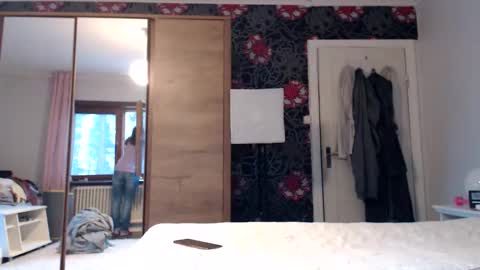 Snapshot of kingandprincess chatting on May 16, 6:39 pm sexysexyhotwetpinkredpussy online show from May 16, 6:39 pm