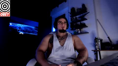 Snapshot of kingbear777 chatting on November 21, 2:05 pm King Bear online show from November 21, 2:05 pm