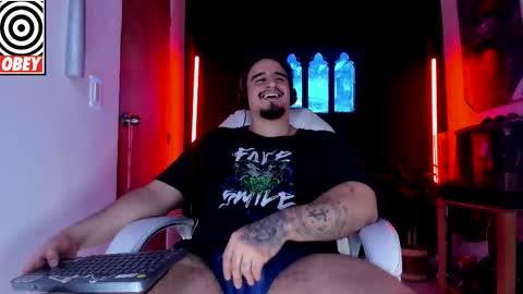 Snapshot of kingbear777 chatting on November 26, 6:25 am King Bear online show from November 26, 6:25 am