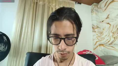 kingdanny_8 online show from March 1, 11:40 pm