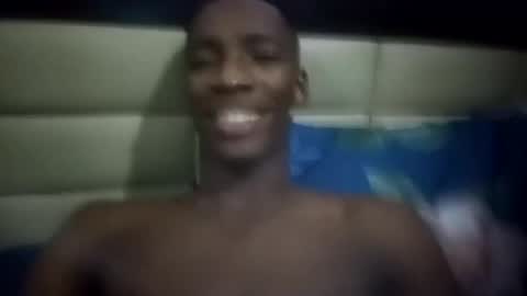 Snapshot of kingemizzy chatting on July 17, 2:40 am kingemizzy online show from July 17, 2:40 am