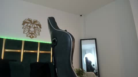 Snapshot of kingg_jay chatting on June 4, 12:11 pm kingg_jay online show from June 4, 12:11 pm