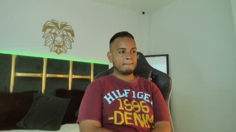 Snapshot of kingg_jay chatting on June 8, 11:54 am kingg_jay online show from June 8, 11:54 am