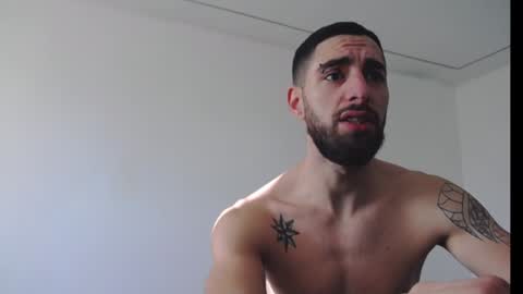 Snapshot of kingkarlos_ chatting on December 20, 12:16 pm KingKarlos online show from December 20, 12:16 pm