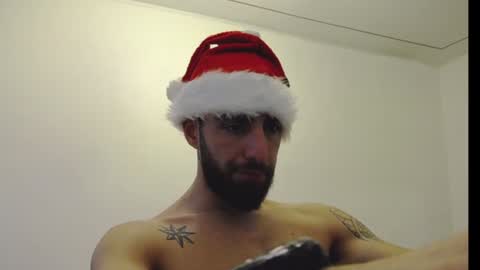 Snapshot of kingkarlos_ chatting on December 24, 1:28 pm KingKarlos online show from December 24, 1:28 pm