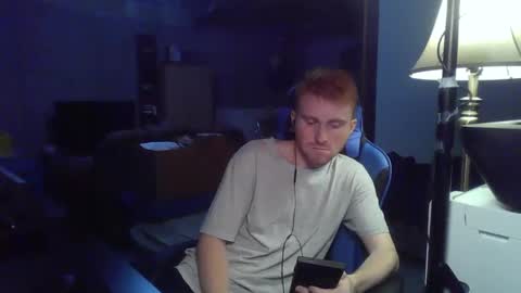 Snapshot of kingoffootfetish chatting on December 5, 6:43 am Master King Tommy online show from December 5, 6:43 am