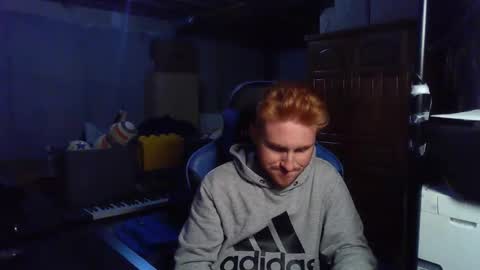 Snapshot of kingoffootfetish chatting on November 21, 6:34 am Master King Tommy online show from November 21, 6:34 am