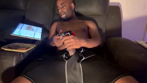 Snapshot of kingofkingz74 chatting on November 27, 4:03 am kingofkingz74 online show from November 27, 4:03 am