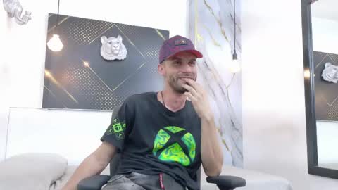 KING  online show from June 5, 3:24 am