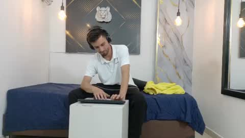 KING  online show from July 2, 3:23 am