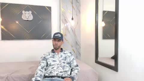 KING  online show from July 11, 3:42 am