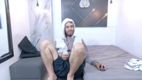 KING  online show from August 1, 5:07 am