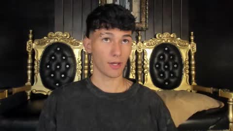 Snapshot of kingparker1 chatting on January 7, 3:57 am A L E X online show from January 7, 3:57 am