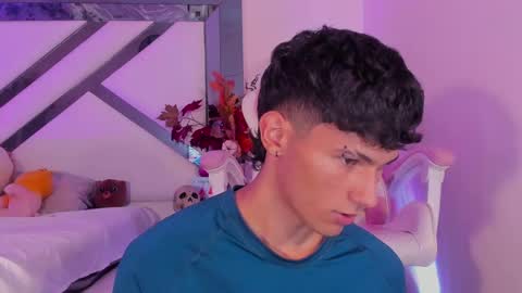 Snapshot of kingparker1 chatting on January 14, 1:47 am A L E X online show from January 14, 1:47 am