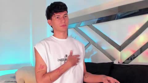 Snapshot of kingparker1 chatting on February 9, 8:33 am A L E X online show from February 9, 8:33 am