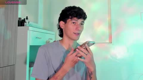 Snapshot of kingparker1 chatting on February 18, 6:15 am A L E X online show from February 18, 6:15 am