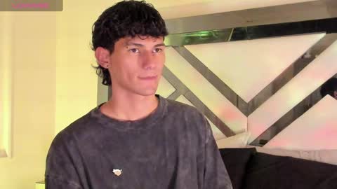 Snapshot of kingparker1 chatting on February 19, 4:55 am A L E X online show from February 19, 4:55 am