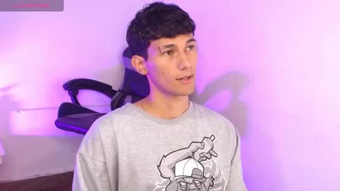 Snapshot of kingparker1 chatting on November 19, 3:50 am A L E X online show from November 19, 3:50 am