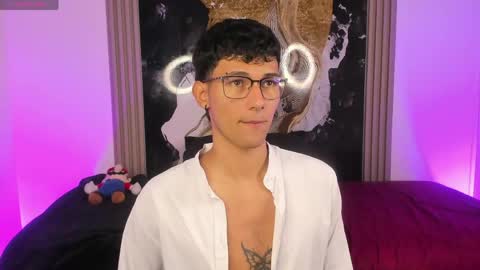  A L E X  online show from April 29, 4:05 am
