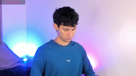  A L E X  online show from June 25, 3:17 am