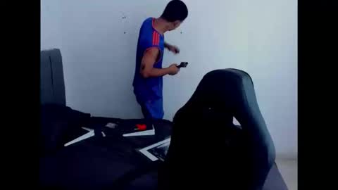 DOMINANT ALPHA KINGS online show from June 10, 5:45 pm