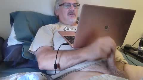 kingtongue10 online show from June 1, 7:59 pm