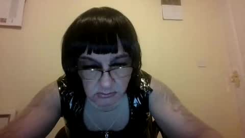 Snapshot of kingwillywoo chatting on December 5, 2:44 pm Cynthia Pvc lips online show from December 5, 2:44 pm