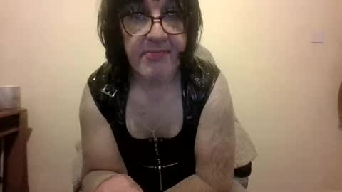 Snapshot of kingwillywoo chatting on January 7, 1:14 pm Cynthia Pvc lips online show from January 7, 1:14 pm