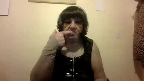 Snapshot of kingwillywoo chatting on January 7, 4:16 pm Cynthia Pvc lips online show from January 7, 4:16 pm