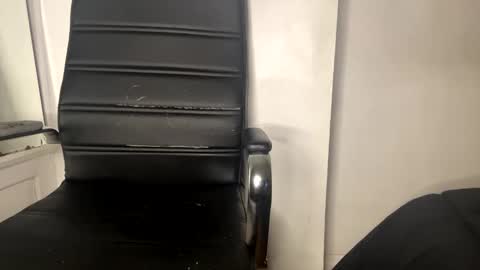 Snapshot of kingxjune chatting on November 7, 3:50 am DJ online show from November 7, 3:50 am