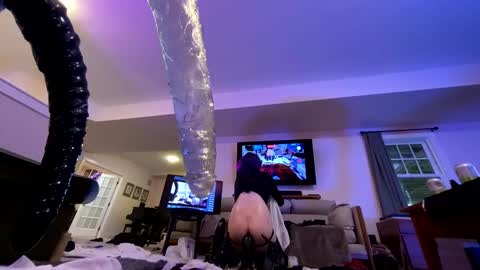 Snapshot of kinksmcgee chatting on May 2, 11:10 pm Nikki online show from May 2, 11:10 pm
