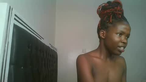 Snapshot of kinky_aria chatting on September 19, 5:24 pm kinky_aria online show from September 19, 5:24 pm