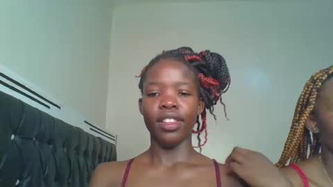 Snapshot of kinky_aria chatting on September 23, 7:17 pm kinky_aria online show from September 23, 7:17 pm