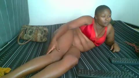 Snapshot of kinky_aria chatting on November 12, 3:29 am kinky_aria online show from November 12, 3:29 am