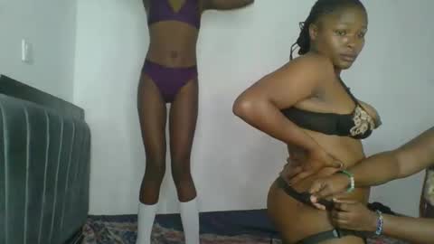 Snapshot of kinky_aria chatting on November 14, 9:24 pm kinky_aria online show from November 14, 9:24 pm