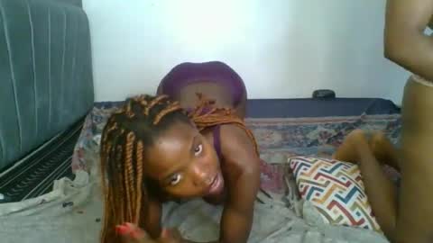 Snapshot of kinky_aria chatting on November 16, 11:21 pm kinky_aria online show from November 16, 11:21 pm