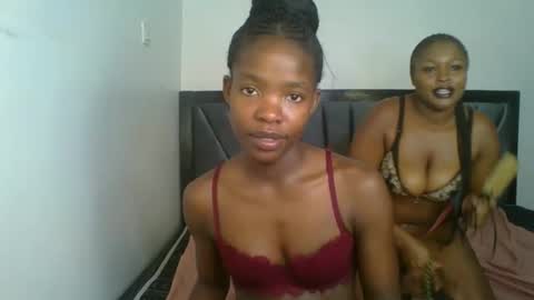 Snapshot of kinky_aria chatting on December 2, 9:14 am kinky_aria online show from December 2, 9:14 am