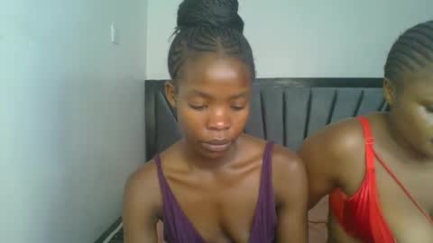 Snapshot of kinky_aria chatting on December 3, 9:29 am kinky_aria online show from December 3, 9:29 am