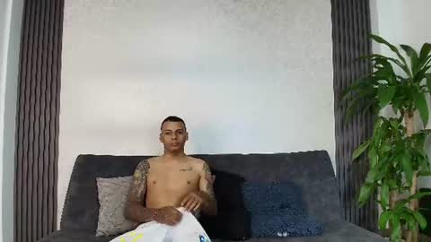 Snapshot of kinky_doll2 chatting on July 27, 11:28 am kinky_doll2 online show from July 27, 11:28 am