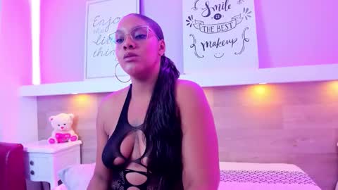 Thifanny  online show from March 6, 12:01 pm