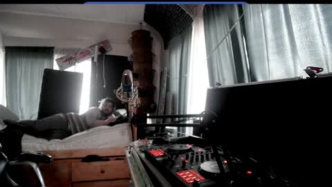 Snapshot of kinkybiguy14 chatting on October 5, 10:18 pm Kinky Cassie online show from October 5, 10:18 pm
