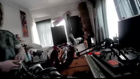 Snapshot of kinkybiguy14 chatting on October 6, 5:10 pm Kinky Cassie online show from October 6, 5:10 pm