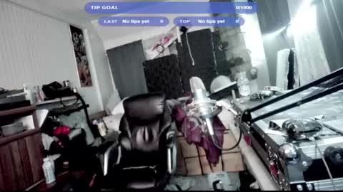 Snapshot of kinkybiguy14 chatting on October 9, 1:03 am Kinky Cassie online show from October 9, 1:03 am